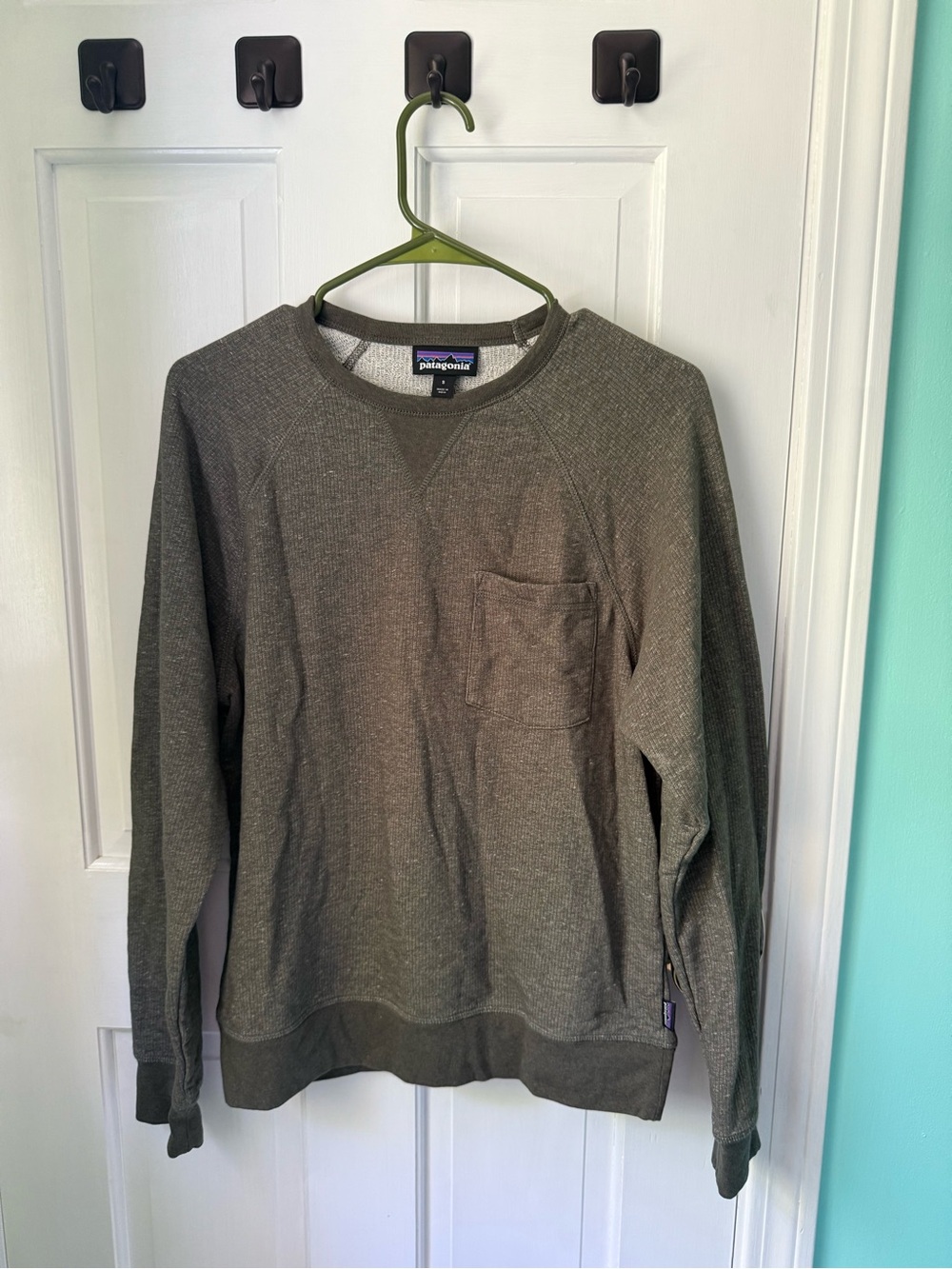 Patagonia Olive Crewneck Sweater with Chest Pocket Size Small